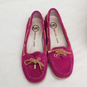 🌻 BOGO 🌻 Michael Kors magenta loafers